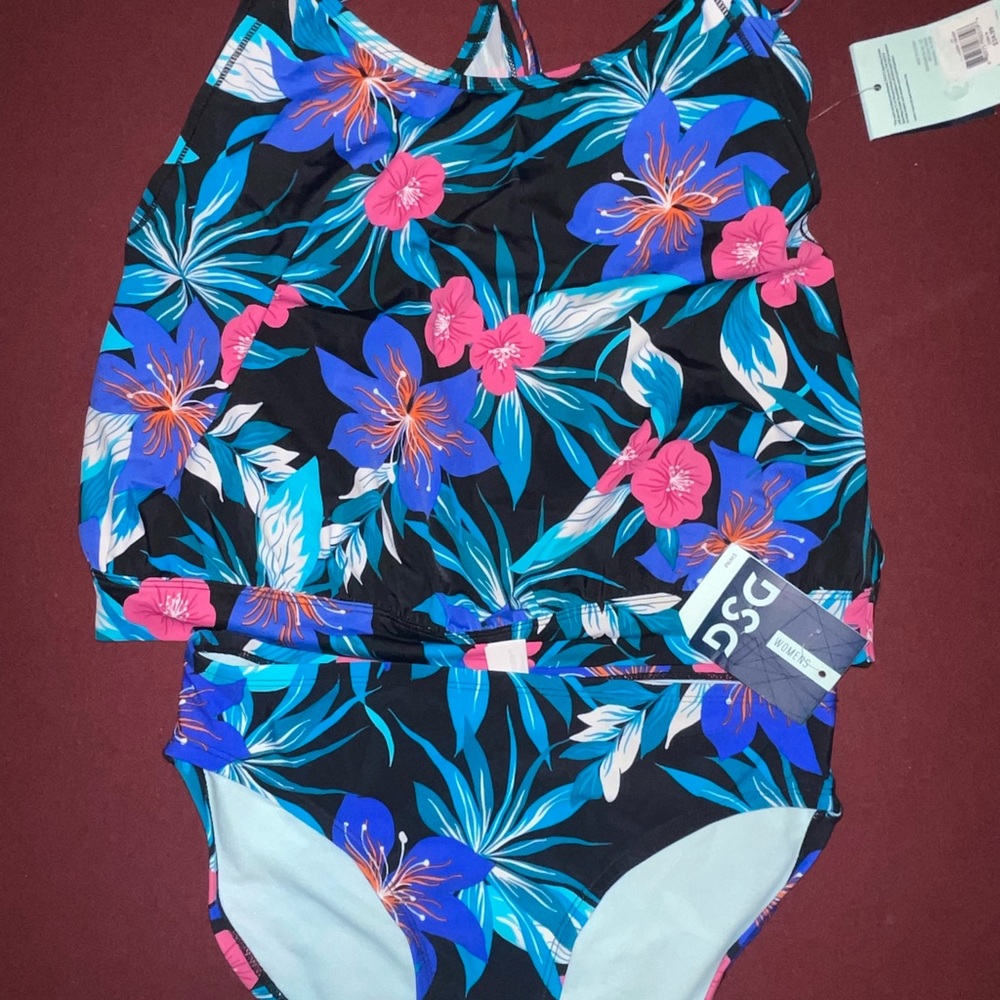 Women’s DSG Size Small Swimsuit Bundle New w/tags